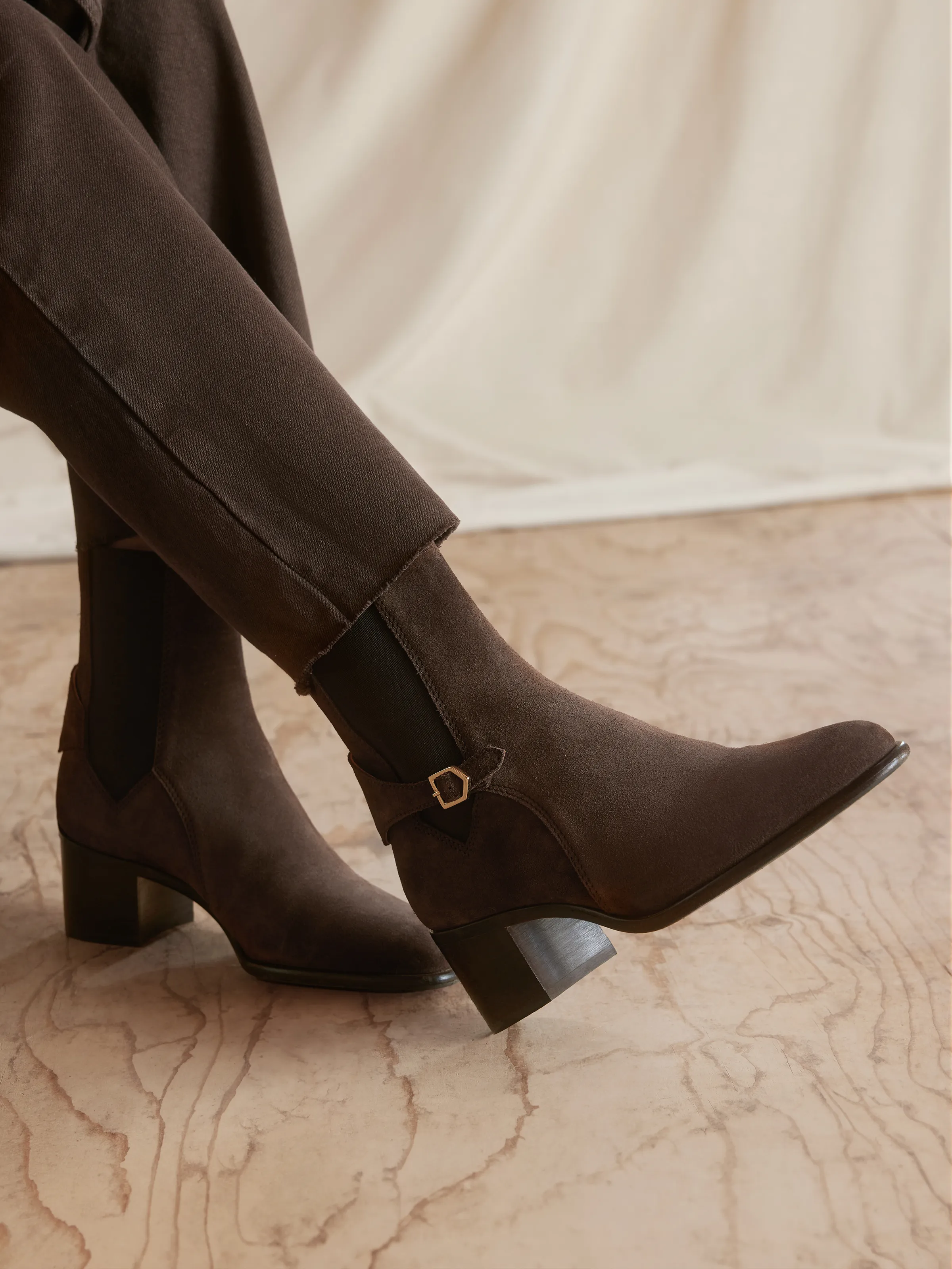 Ambleside - Chocolate Suede