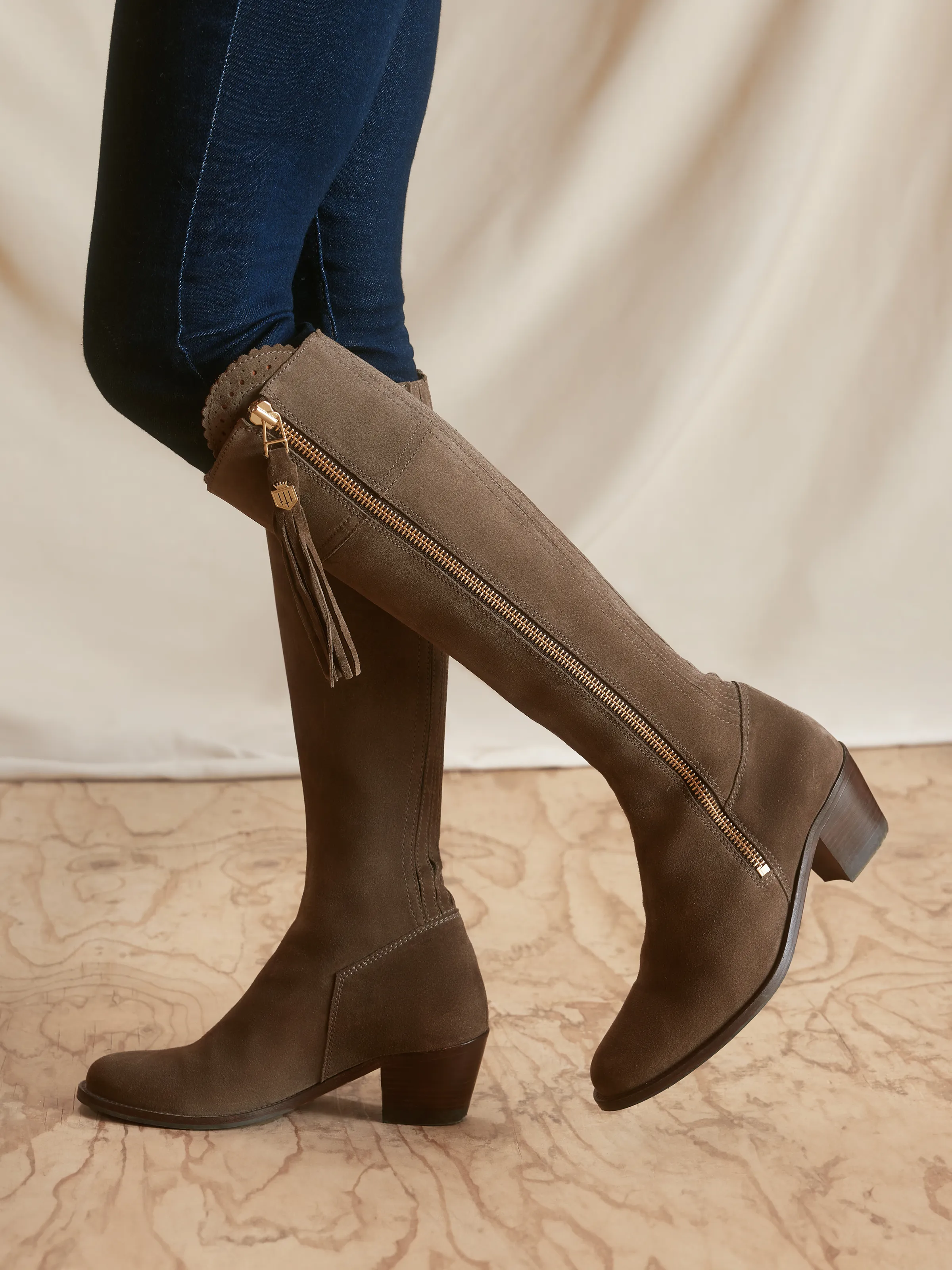 Heeled Regina (Narrow Fit) - Fog Suede - Image 2
