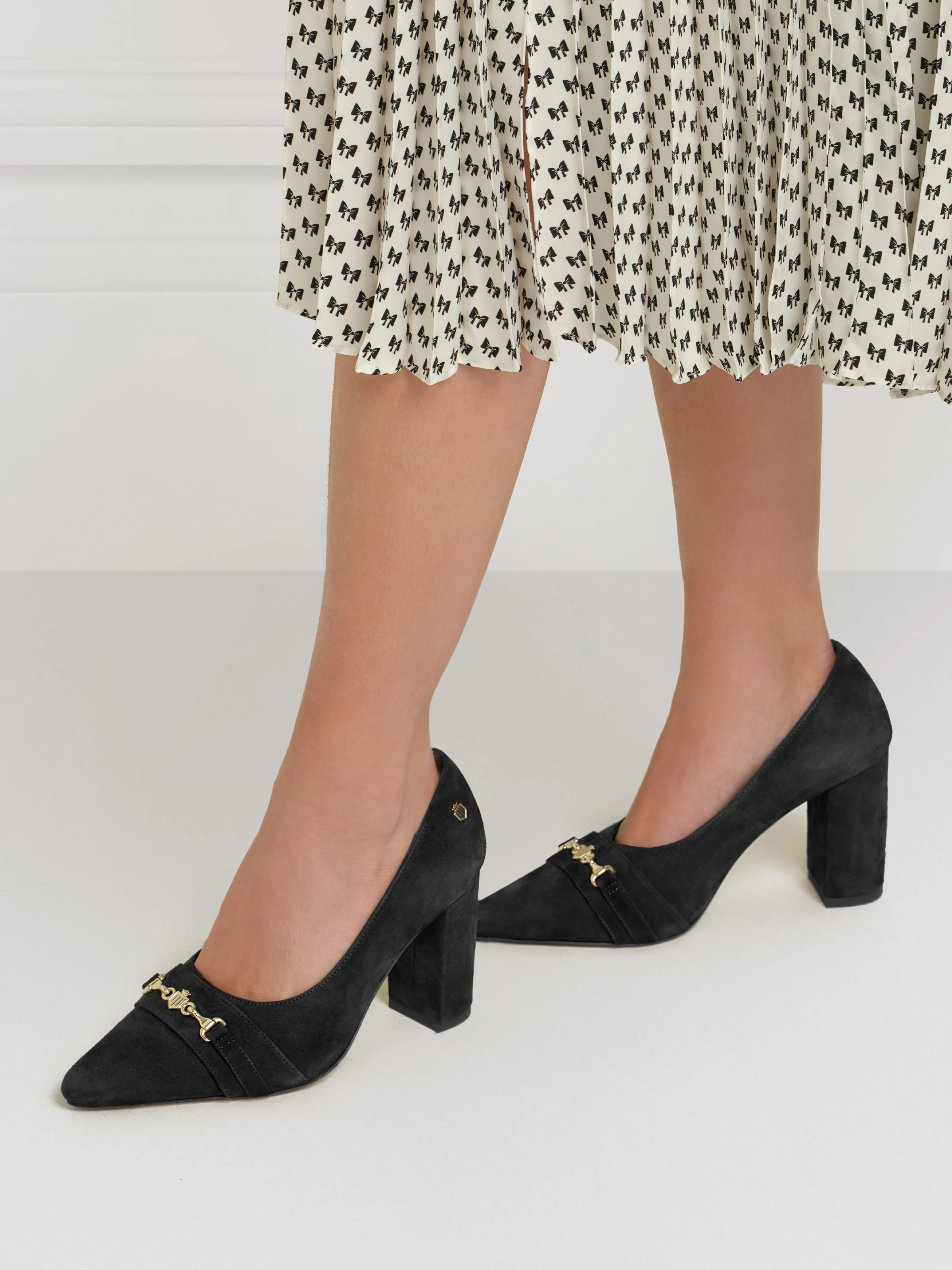 Chantilly - Black - Image 2