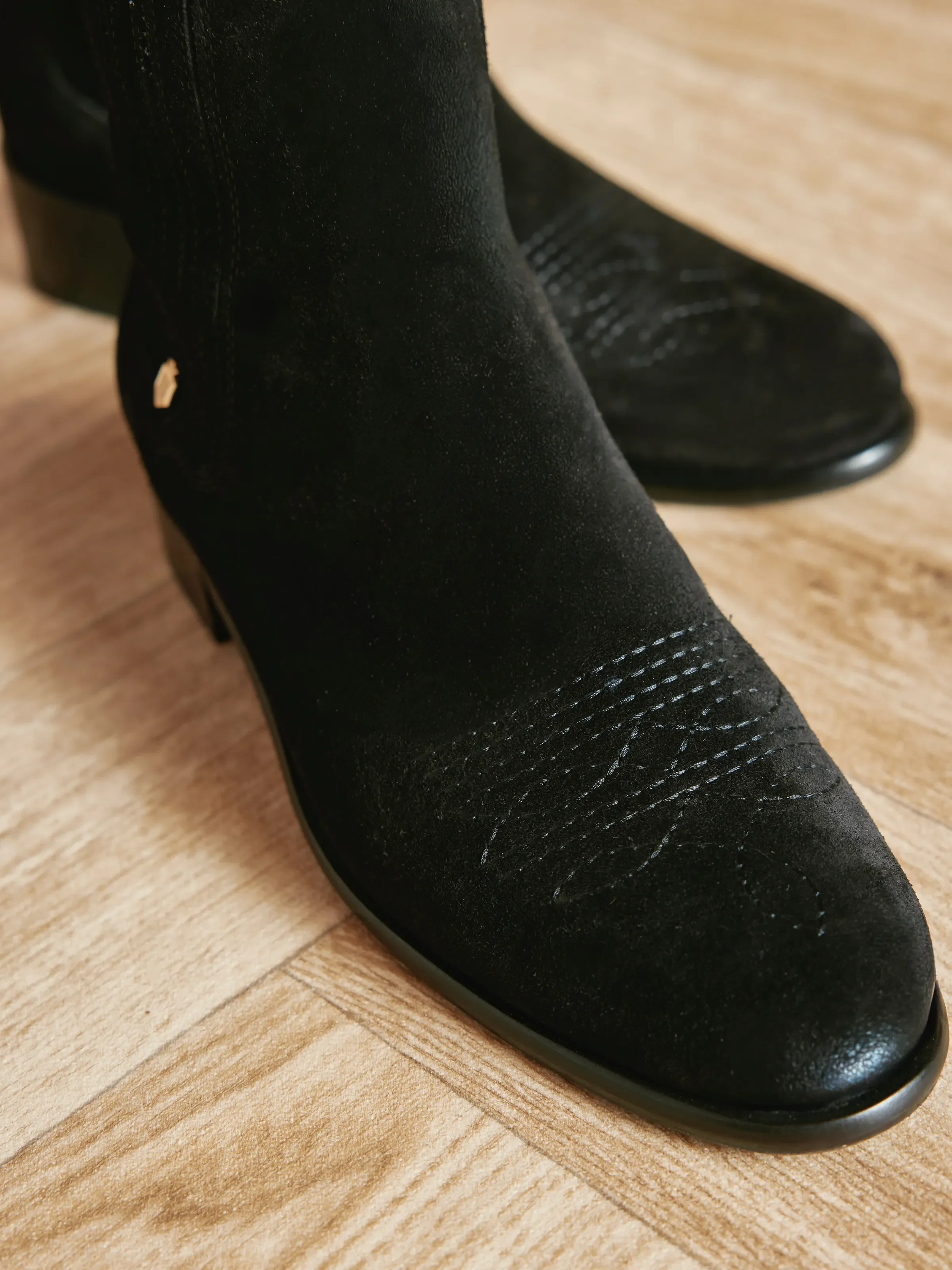 Rockingham Chelsea - Black - Image 6