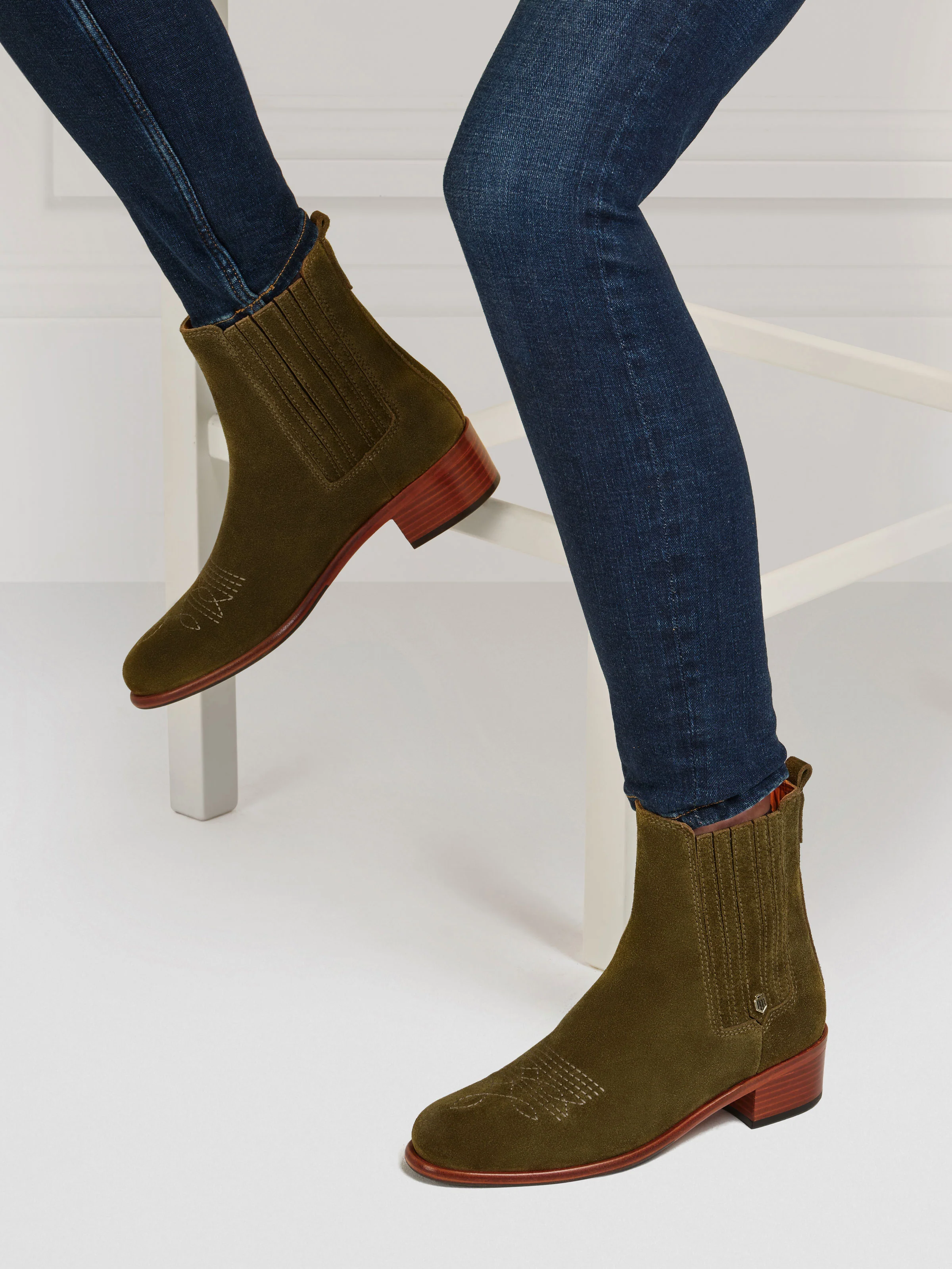 Rockingham Chelsea - Olive - Image 6