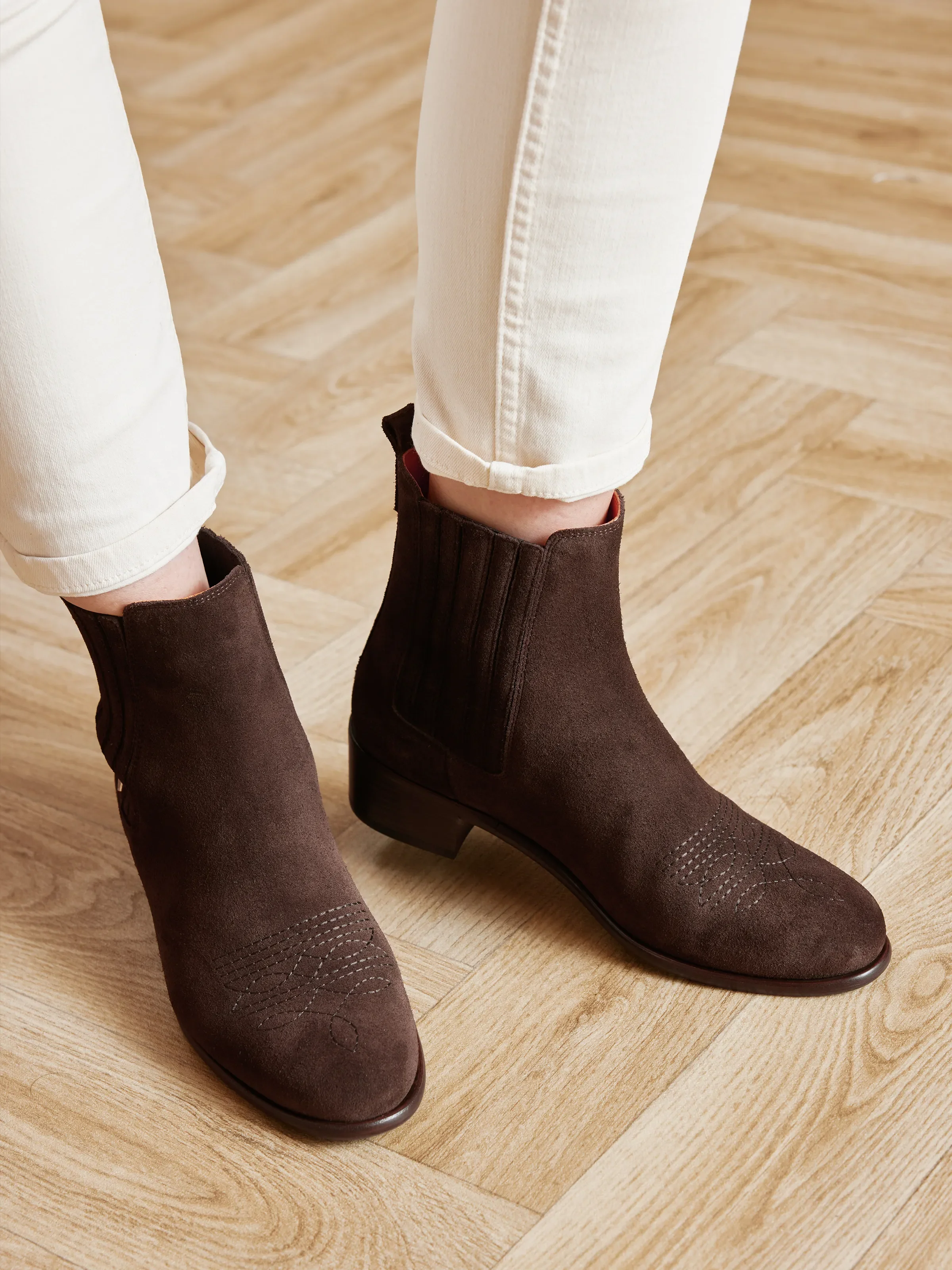 Rockingham Chelsea - Chocolate - Image 2