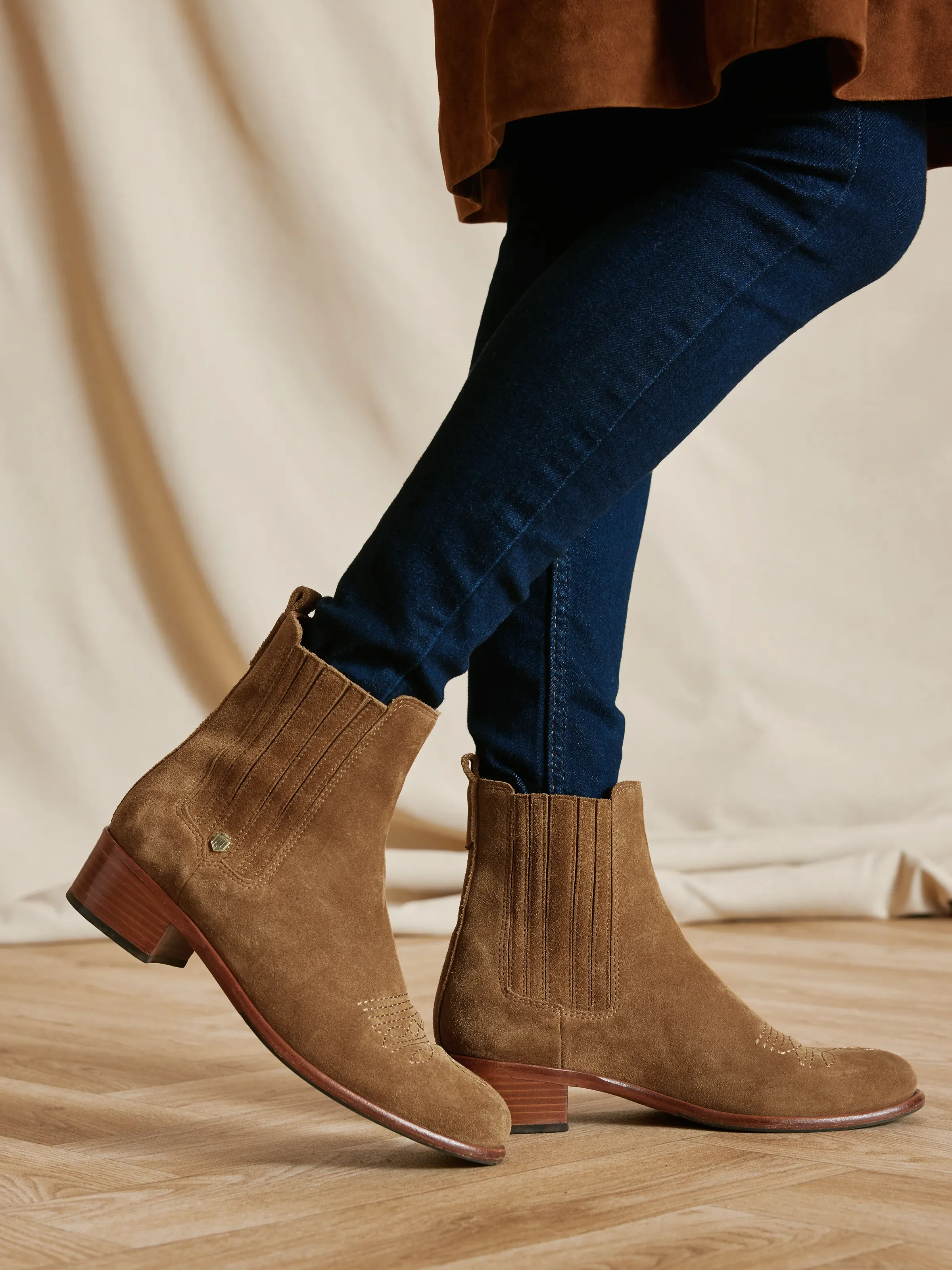 Rockingham Chelsea - Tan - Image 2